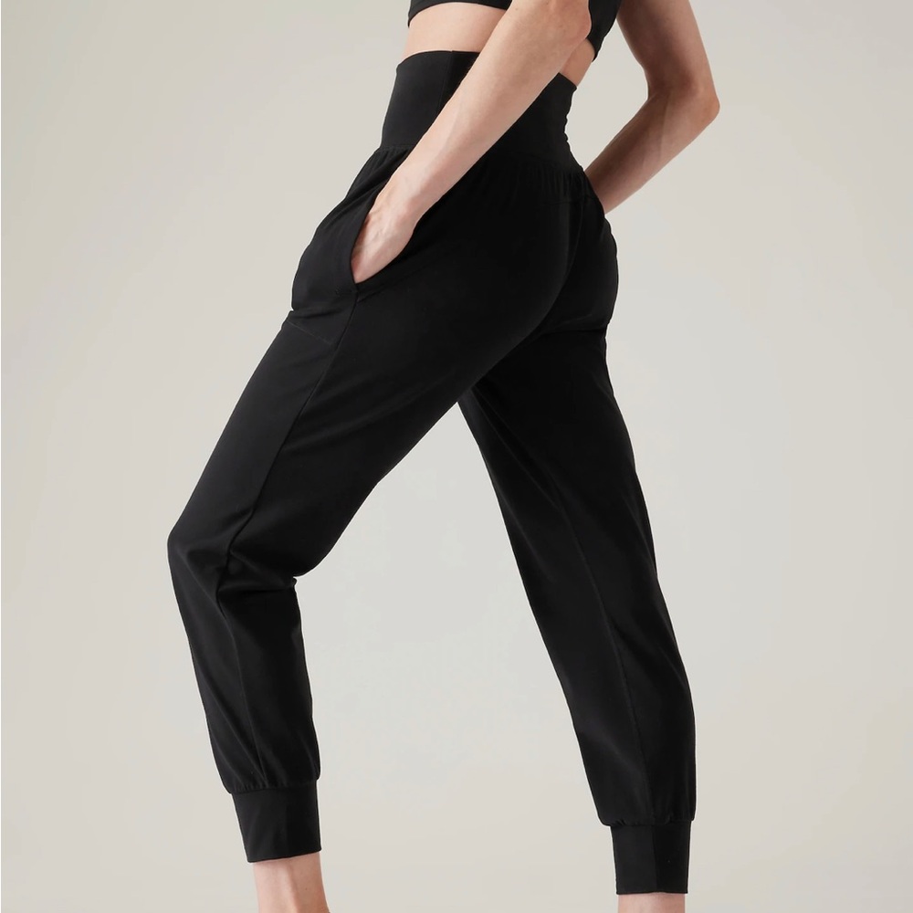 Athleta Salutation Jogger NWT